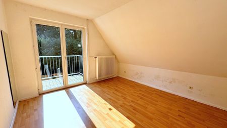 Renovierungsbedürftige 3-ZKB OG-Wohnung in einem Zweifamilienhaus in ruhiger Lage von Oldenburg - Photo 3