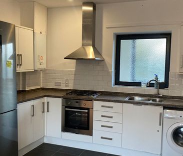 2 Bed Flat, Sidmouth Road, E10 - Photo 6