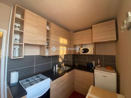 Kiadó jó állapotú panel lakás - Pécs - Fotó 2