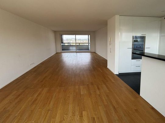 Moderne 4.5-Zimmer-Wohnung mit beheiztem Balkon/Wintergarten - Foto 1