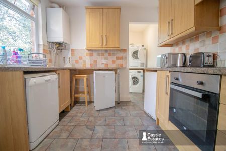 4 bedroom terraced house to rent - Photo 5