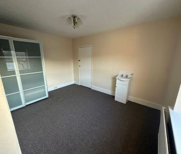 Seaside, Eastbourne, BN21 - Photo 4