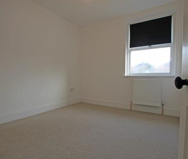 3 bedroom detached house to rent - Photo 4