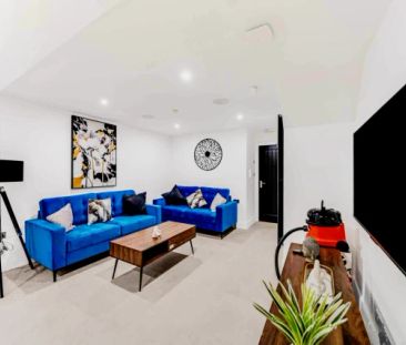 8 Beds 7 Baths - Photo 1