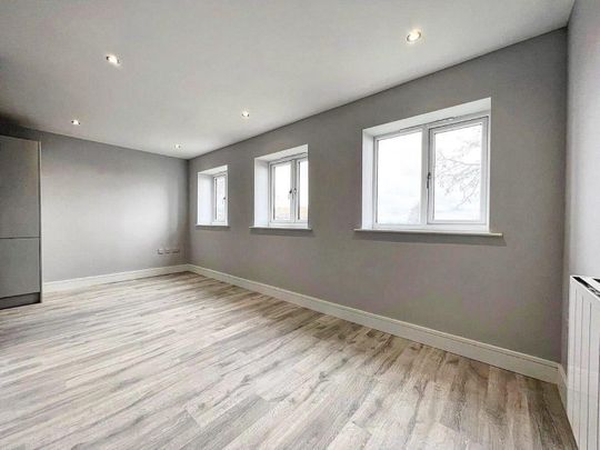 1 bedroom Flat To Let - Photo 1