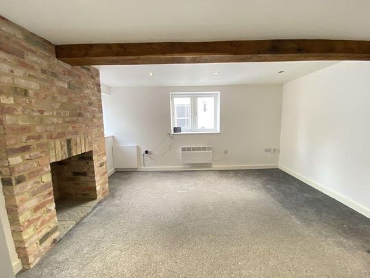 2 bedroom maisonette to rent - Photo 1
