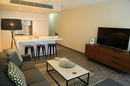 Executive Apartment for Professional Single or Couple - Photo 2