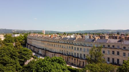 Flat 4, 28 Lansdown Crescent, Cheltenham GL50 2LF, Cheltenham - Photo 3