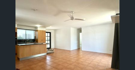 Low-Maintenance 3 Bedroom Family Home in Central Maroochydore - Photo 2