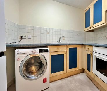 2 bedroom flat to rent - Photo 3
