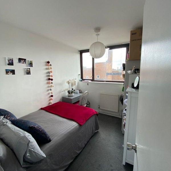 1 bedroom in a flat share to rent - Photo 1