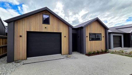 4 Bedroom, 2 Bathroom Home in Hanley's Farm - Photo 2