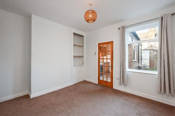 2 bedroom terraced house to rent - Photo 1
