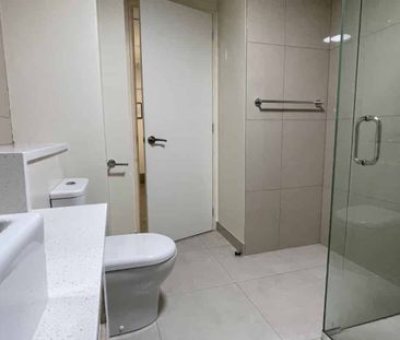 Handy Location 1 Bedroom Apartment - Photo 1