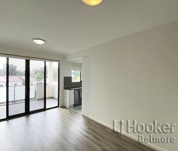 Modern Two Bedroom Apartment in Prime Belmore Location! - Photo 5