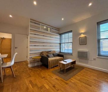 Clarence Street, Staines-upon-thames, Surrey, TW18 - Photo 4