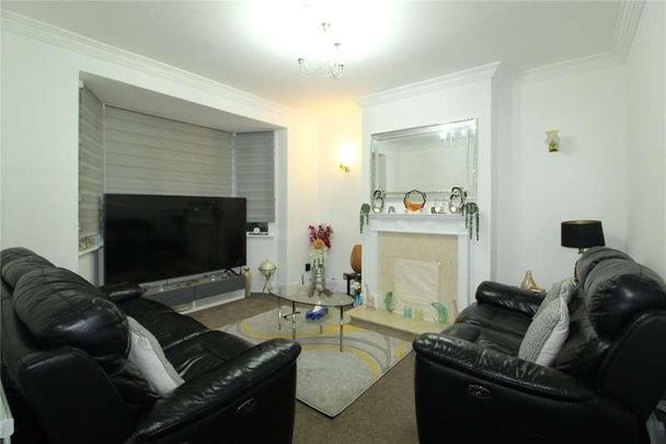 Eastwood Road North, Leigh-on-sea, Essex, SS9 - Photo 1