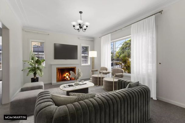 MGM MARTIN – A SPACIOUS, FOUR BEDROOM FRESHLY UPDATED FAMILY HOME - Photo 1