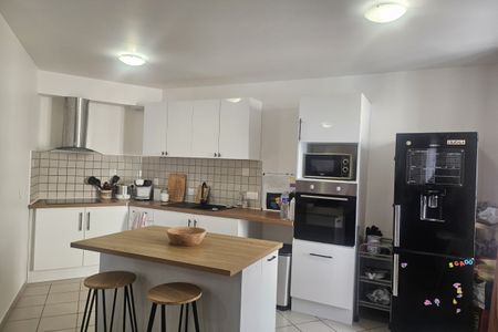 Camaret sur Aigues centre, T3 en duplex - Photo 4