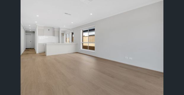 Move Right In - Photo 1