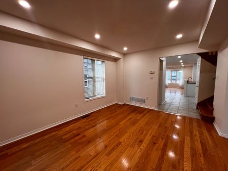 For Lease - 85 Selkirk Drive, Richmond Hill, Ontario - Photo 2