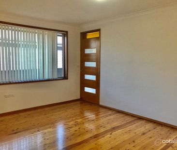 DELIGHTFUL, BRIGHT & AIRY UNIT IN PRIME LOCATION! - Photo 4
