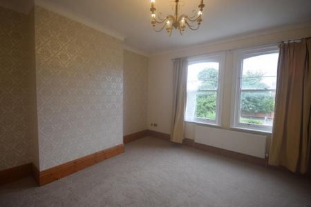 4 bedroom semi-detached house to rent - Photo 4