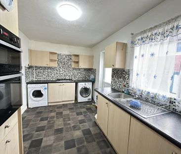 2 bedroom semi-detached house to rent - Photo 4