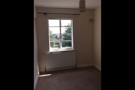 2 Bed Flat, Upper Richmond Road West, SW14 - Photo 4