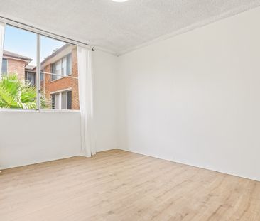 Air-Conditioned Two-Bedroom Unit with Laminate Timber Flooring, Sin... - Photo 3