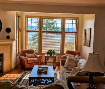 Luxurious townhome for rent near UBCO - Photo 1