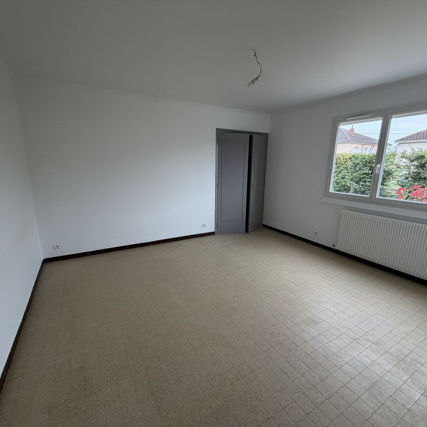 Location Appartement 2 pièces 52m² FEURS 42110 - Photo 1