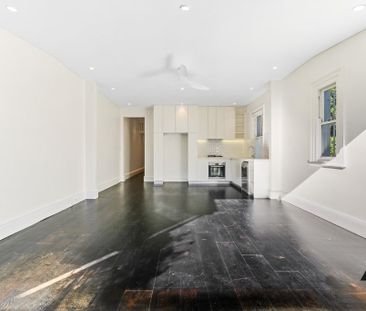 SUPERB THREE BEDROOM CORNER SEMI - Photo 6