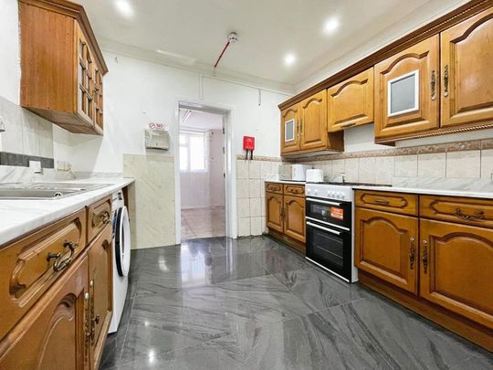 1 bedroom in a house share to rent - Photo 1