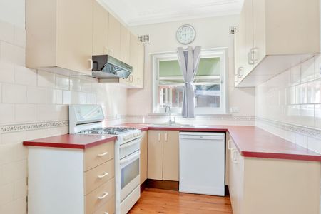 Views of Yattenden Oval - Photo 3