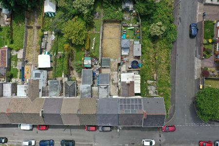 3 bedroom terraced house to rent - Photo 3