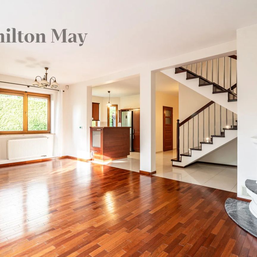 Przestronny klimatyzowany dom położony na Woli Justowskiej przy ul. Wiosennej - Photo 1