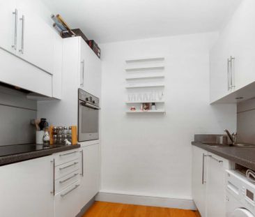 Price £1,800 pcm - Available Now - Unfurnished - Photo 1