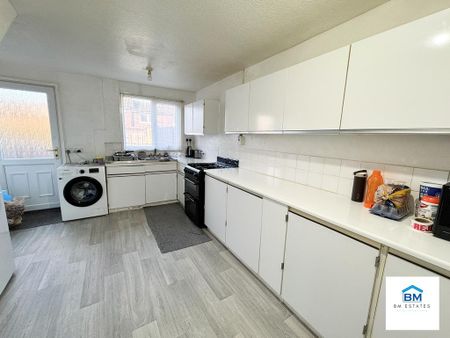 2 bedroom terraced house to rent - Photo 4