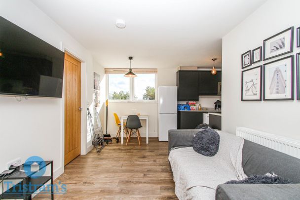 2 bed Apartment for Rent - Photo 1