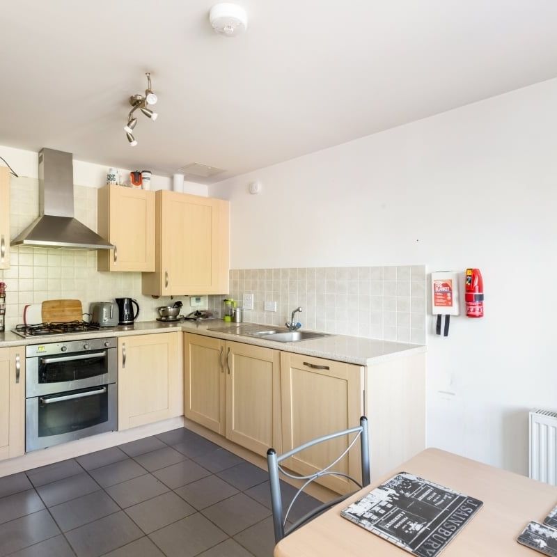4 bedroom terraced house to rent - Photo 1