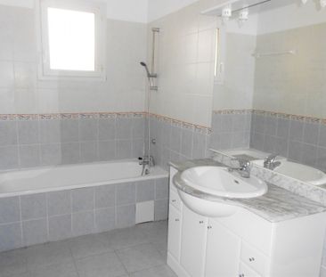 GALARGUES - Villa T4 de plain pied de 91,20m² avec jardin et garage - Photo 4