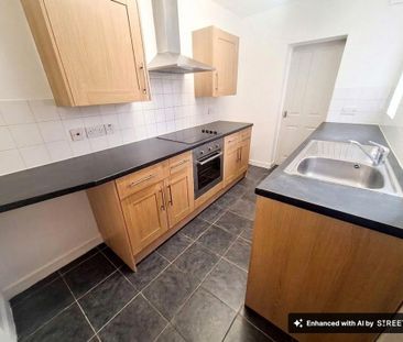 3 bedroom terraced house to rent - Photo 6