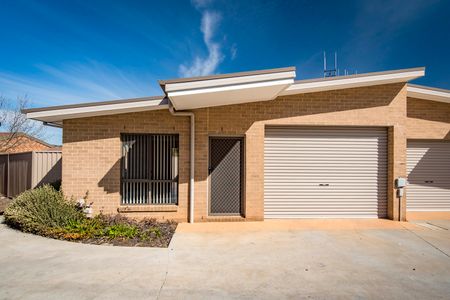3/26 Carrington Street, Queanbeyan NSW 2620 - Townhouse For Rent | Domain - Photo 3