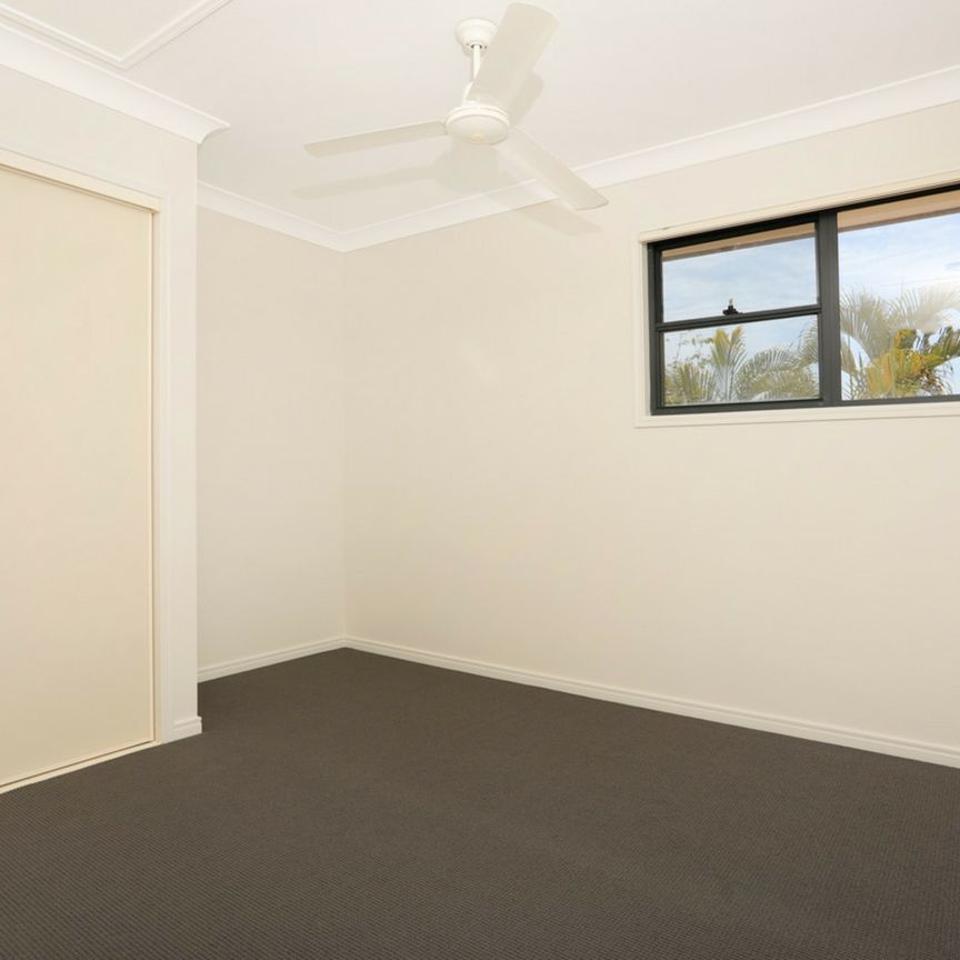 Two-storey home offering comfort, space, and convenience! - Photo 1