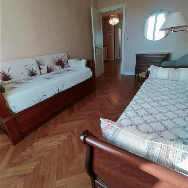 3 pièces - Meublé - 85 m² - 4ème étage - Colocation non autorisée - Photo 1