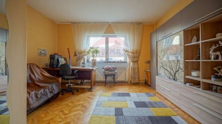 CASA DE INCHIRAT | MIHAI VITEAZUL | PANOURI SOLARE | COMI... - Fotografie 3