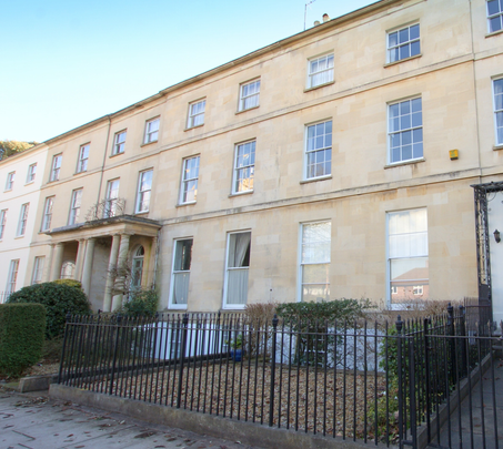 87 Montpellier Terrace, CHELTENHAM GL501XA - Photo 1