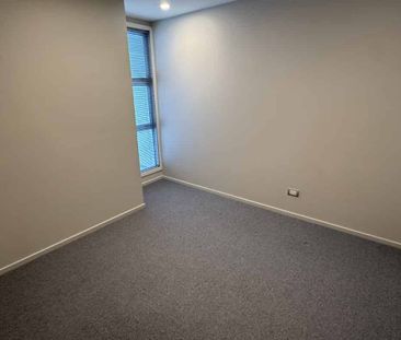 Live Where Lifestyle Meets Location - Partly Furnished - Photo 3