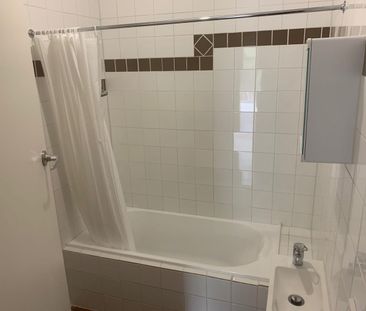 THREE BEDROOM HOUSE - Photo 5